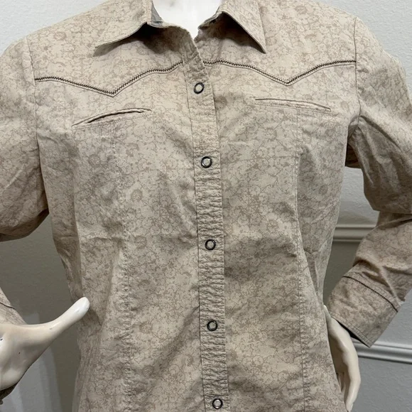 North Face women's western shirt features a pearl snap button-up design✨XL, - Picture 6 of 8